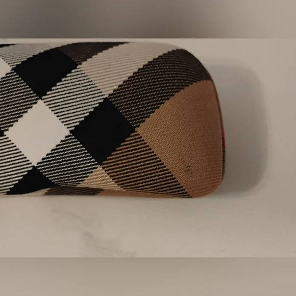 Burberry Eyeglass Case - Oversized Nova Check Plaid display picture 1